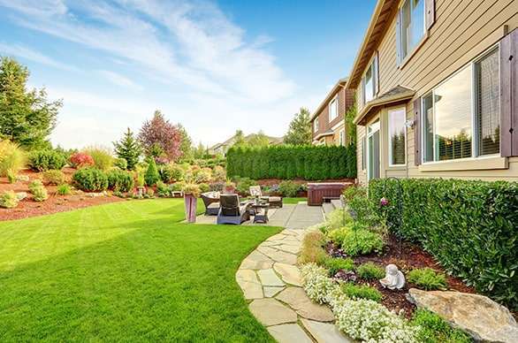 How to Furnish Your Backyard